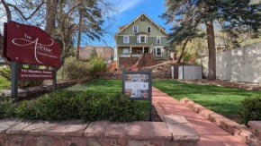 The Avenue Historic Mansion in DT Manitou Springs